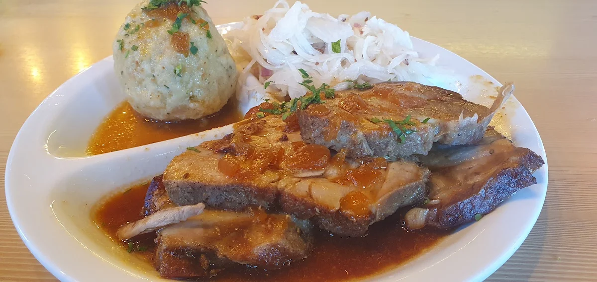Semmelknödel Und Kraut