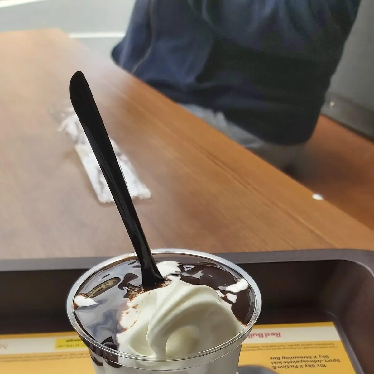 Softeis Mit Schokoladensoße