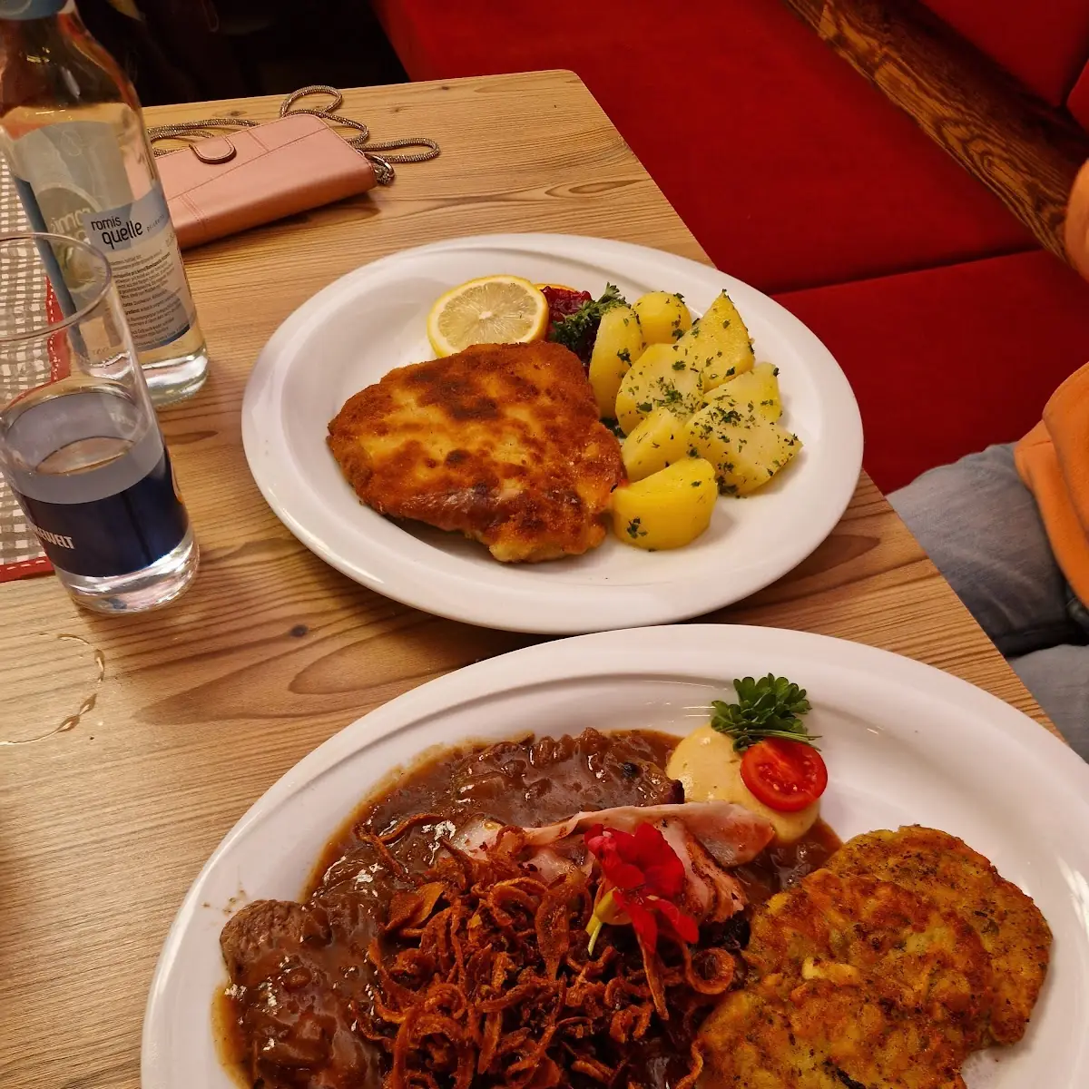 Schnitzel Cordon Bleu Mit Bratkartoffeln