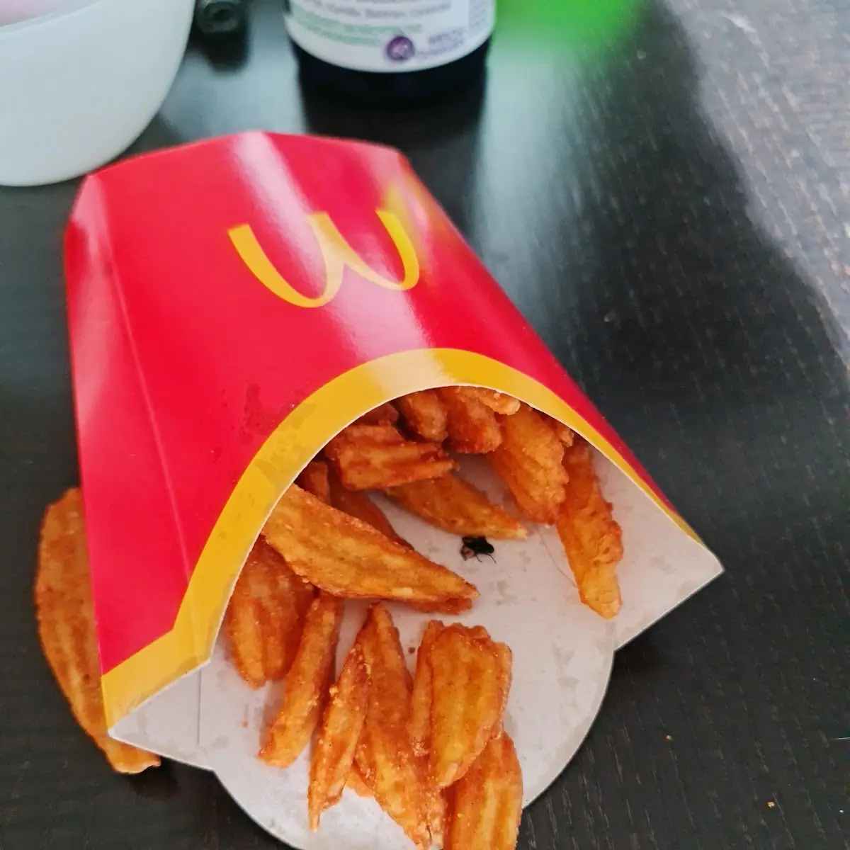 Pommes Mit Fliege