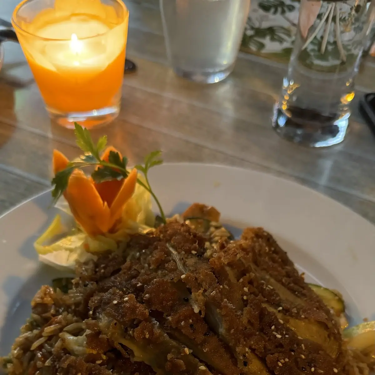 Knusprige Ente Mit Gebratenem Reis