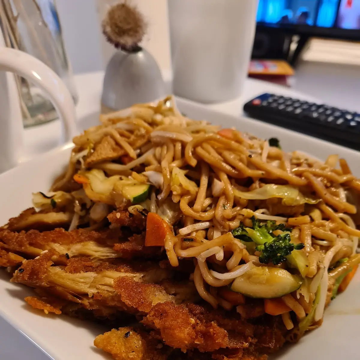 Veganes Huhn Sezuan Art