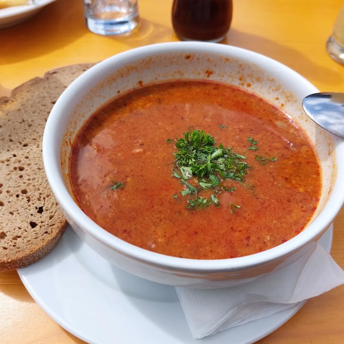 Gulaschsuppe Brot