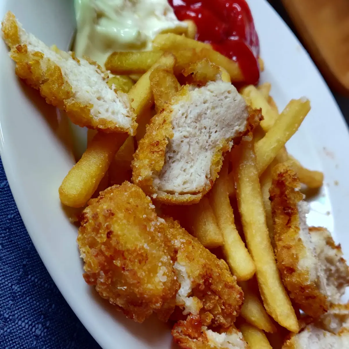 Nuggets Mit Pommes Frites