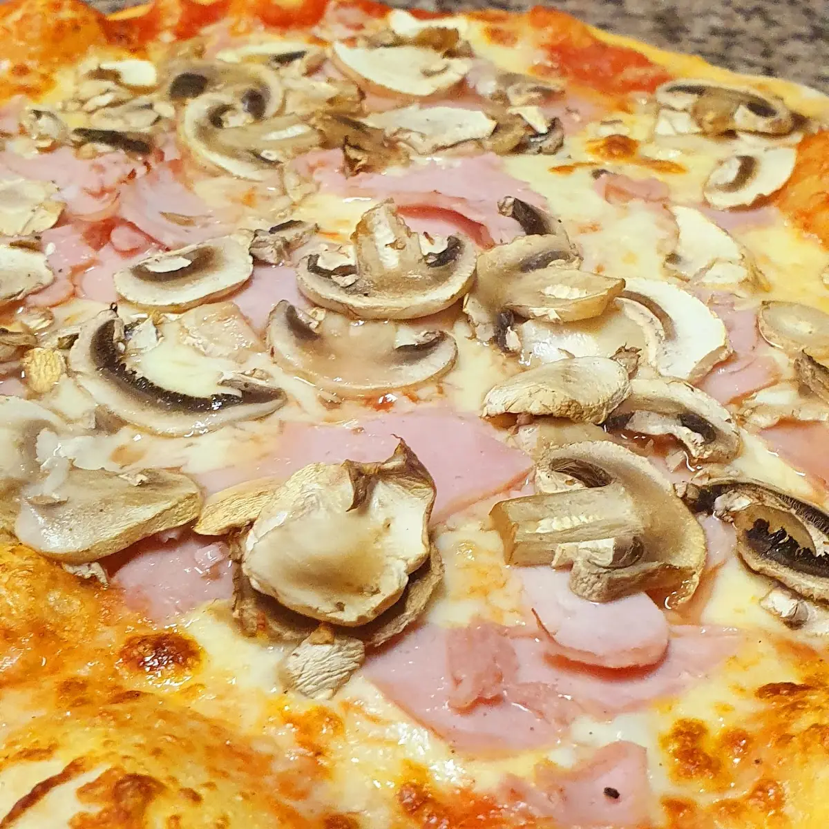 Prosciutto E Funghi