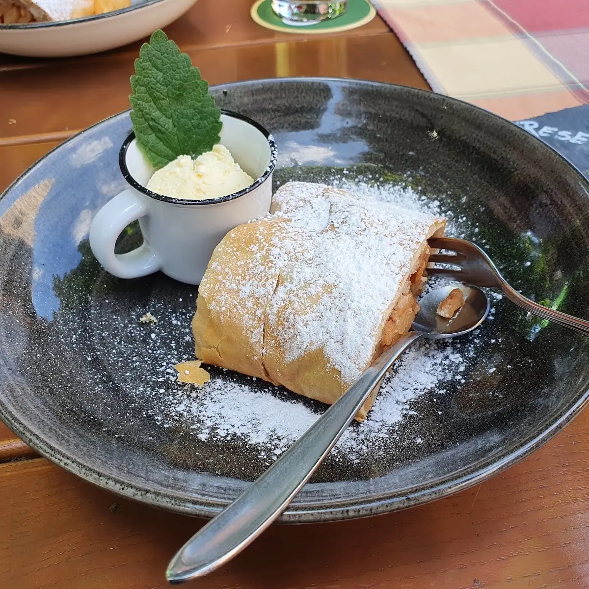 Apfelstrudel