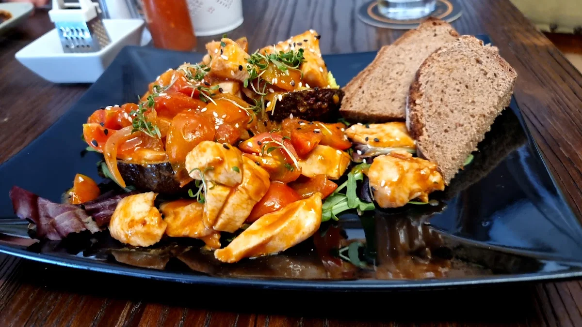 Avocado Boat with Chicken, Bistro Domino