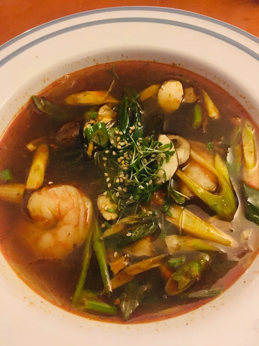 Thai-suppe M O Garnelen Scharf, Bistro Domino