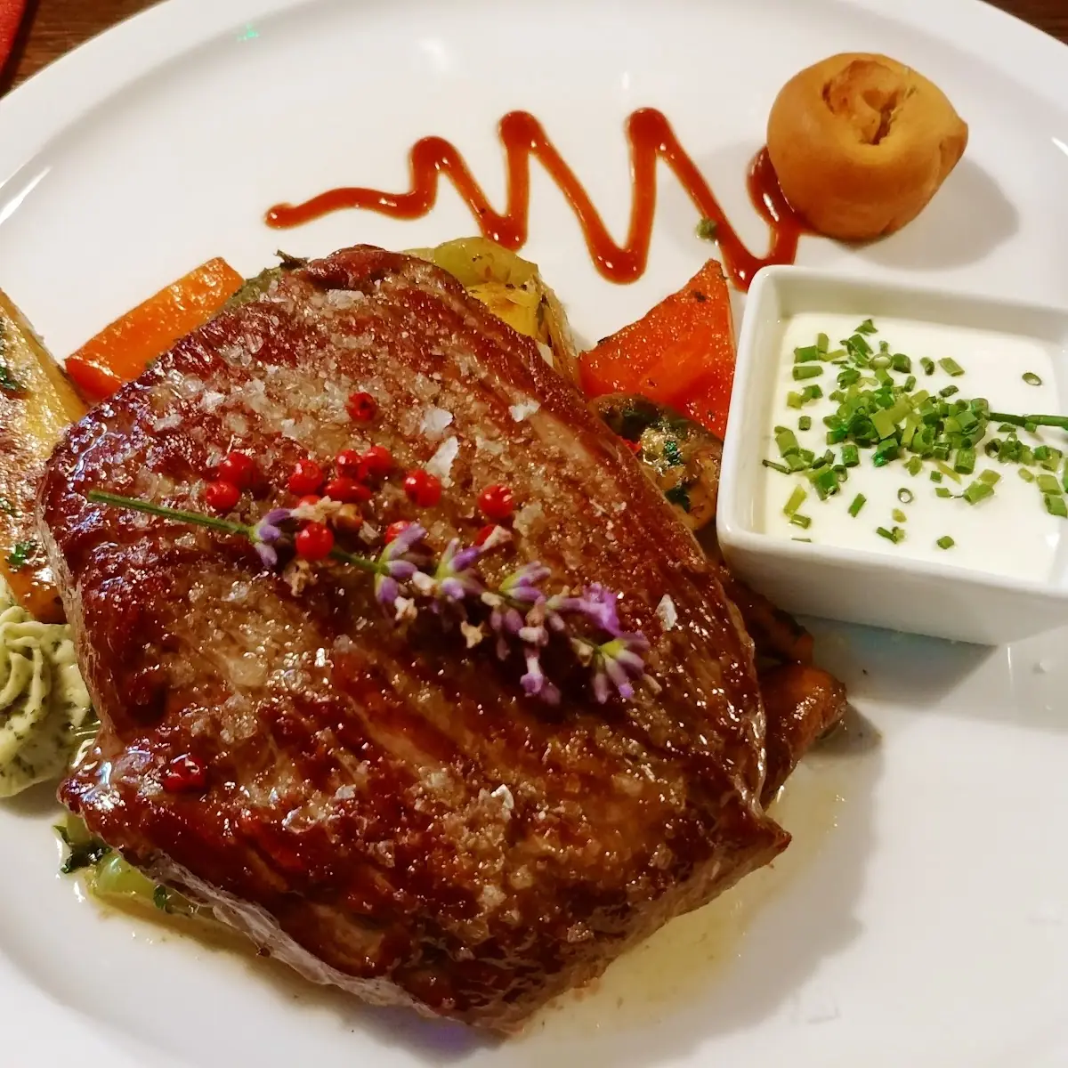 Flank Steak Mit Beilagen