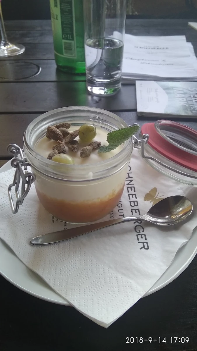 Joghurtcreme Auf Beerenmus