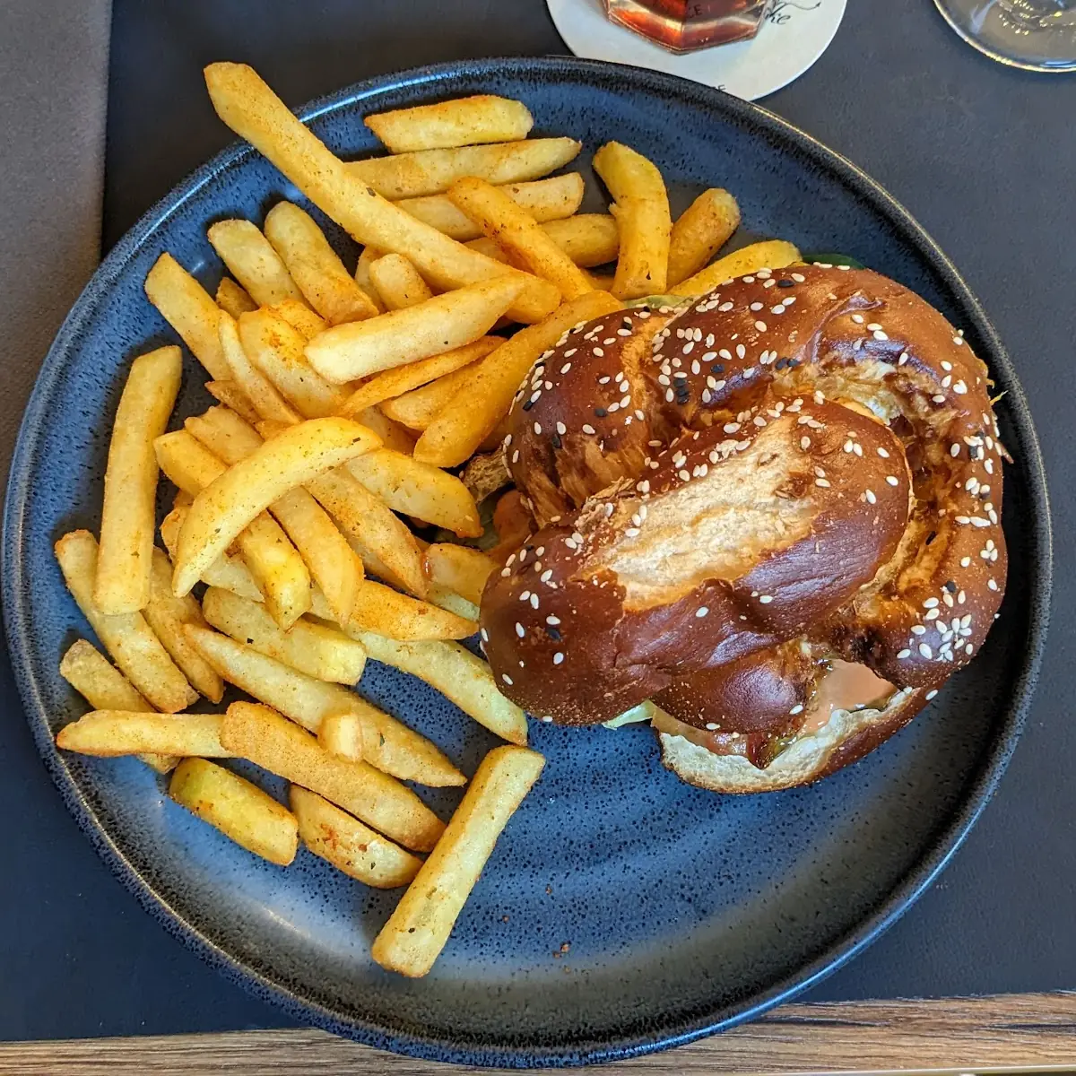 Burger Mit Pommes