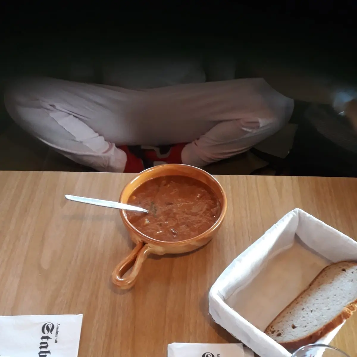 Gulaschsuppe Mit Brot