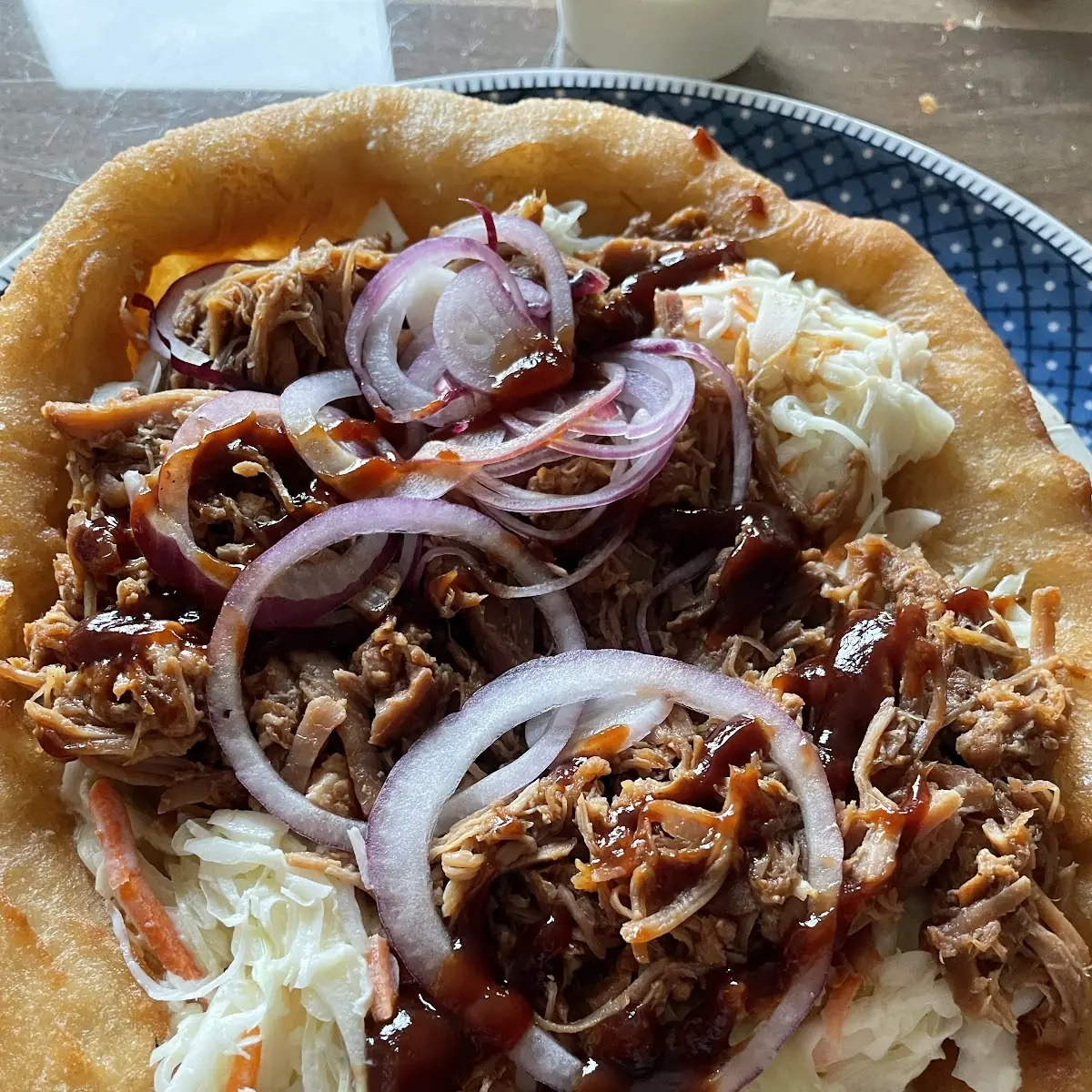 Monats Special Pulled Pork Langos