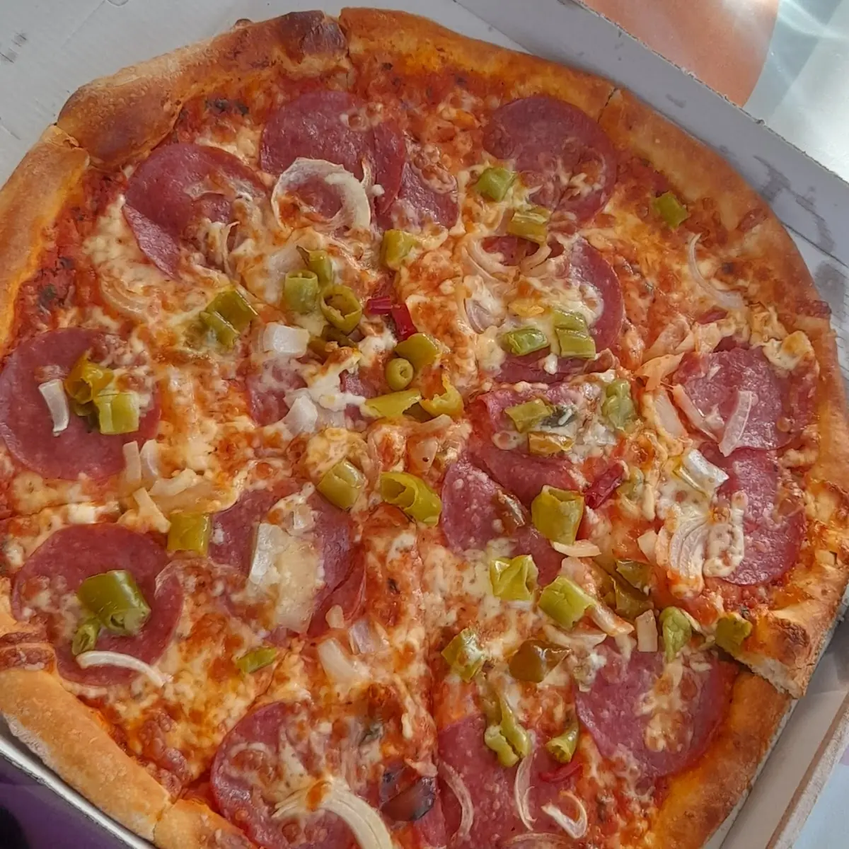Issi Spezial Pizza