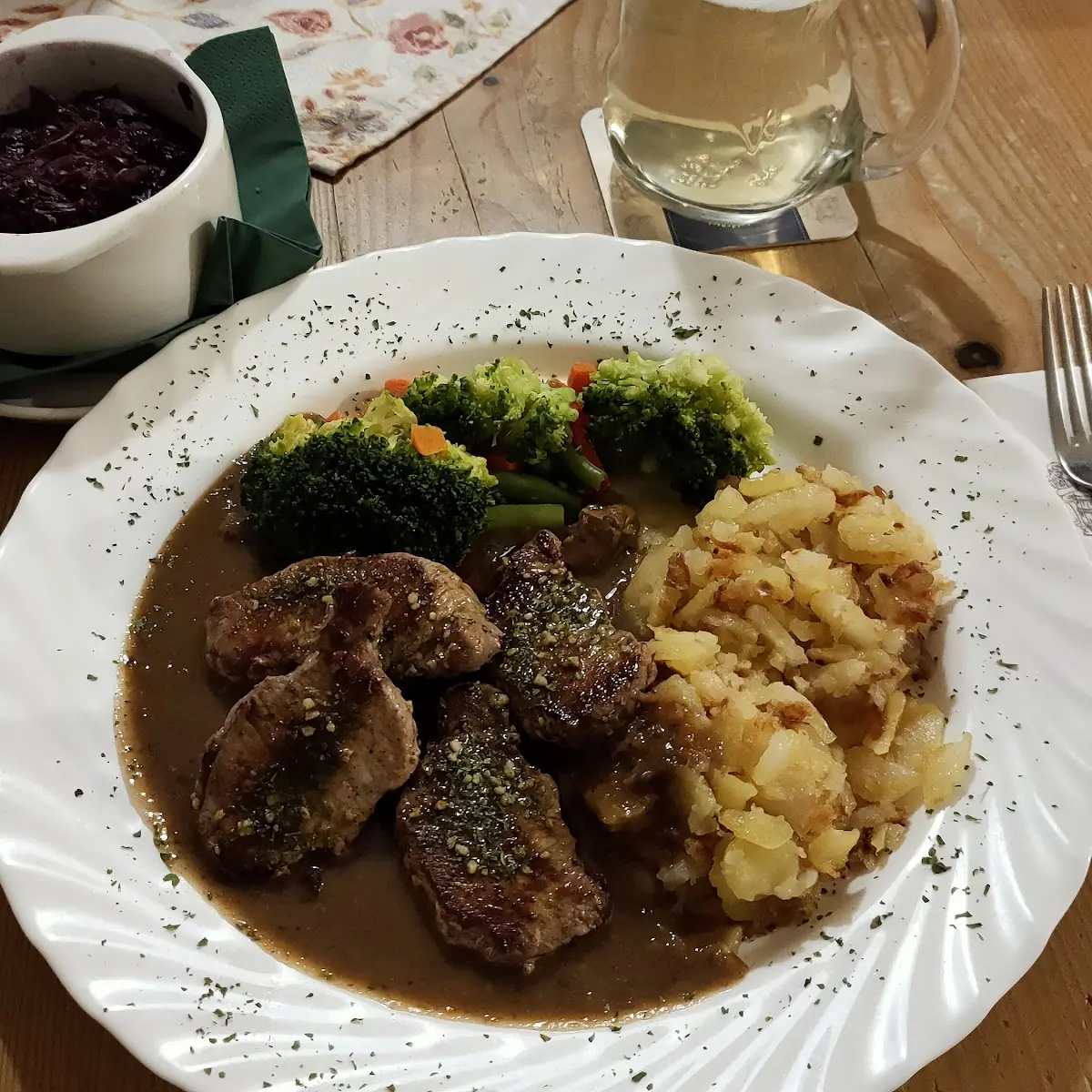 Wildschweinsteak Mit Blaukraut Und Kartoffelschmarren