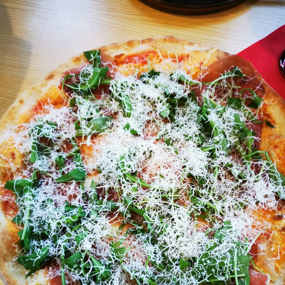 Pizza La Luna Parmaschinken Und Rucola