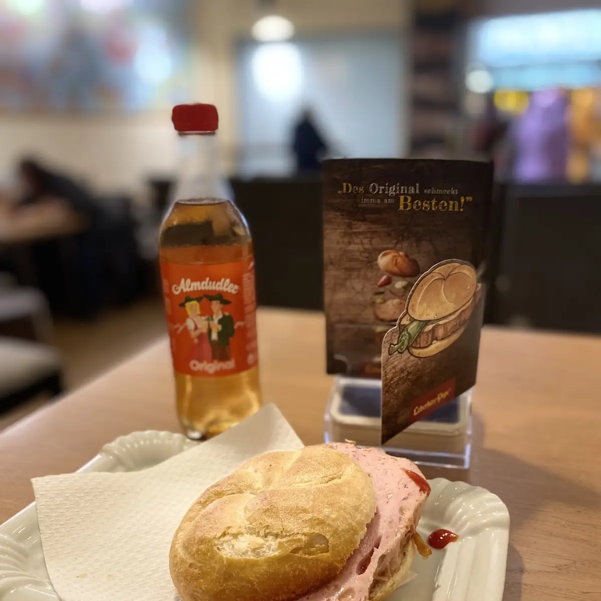 Käse Leberkässemmel