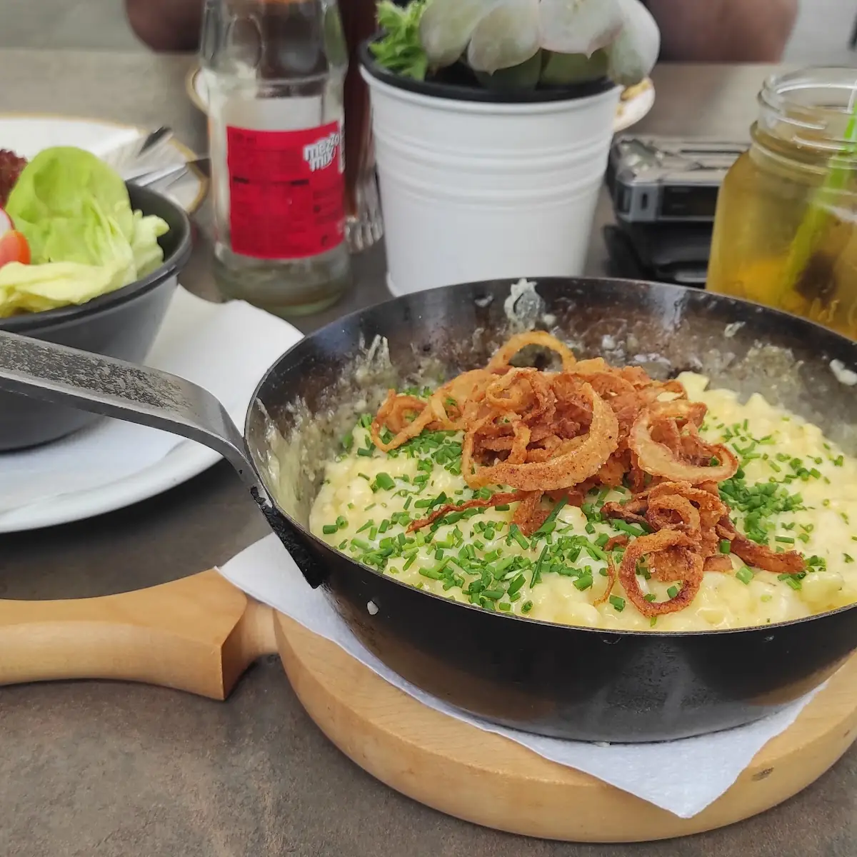 Käsespätzle Mit Beilagensalat