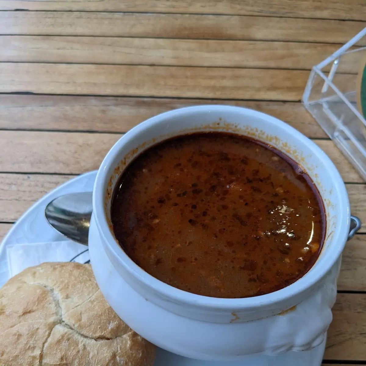 Hausgemachte Gulaschsuppe