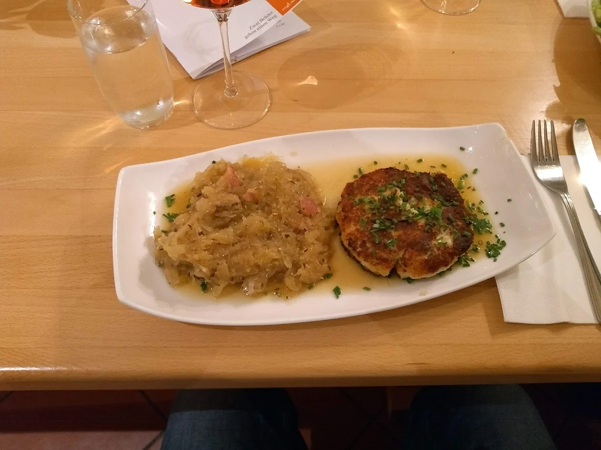 Kaspressknödel Mit Sauerkraut