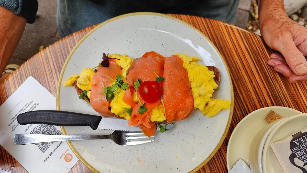 Eierspeis-lachs-brot