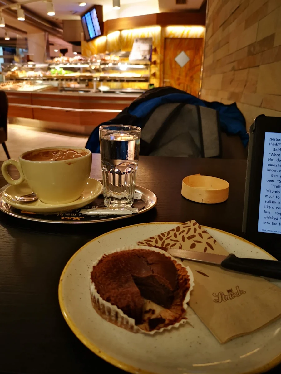 Schkomoussetörtchen Und Kaffee
