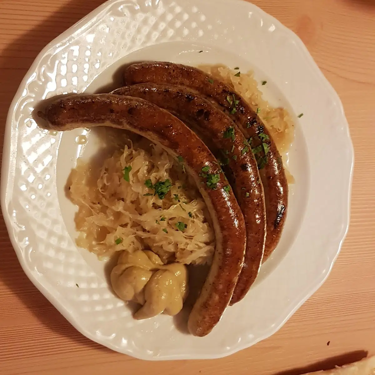 Bratwürste Mit Sauerkraut