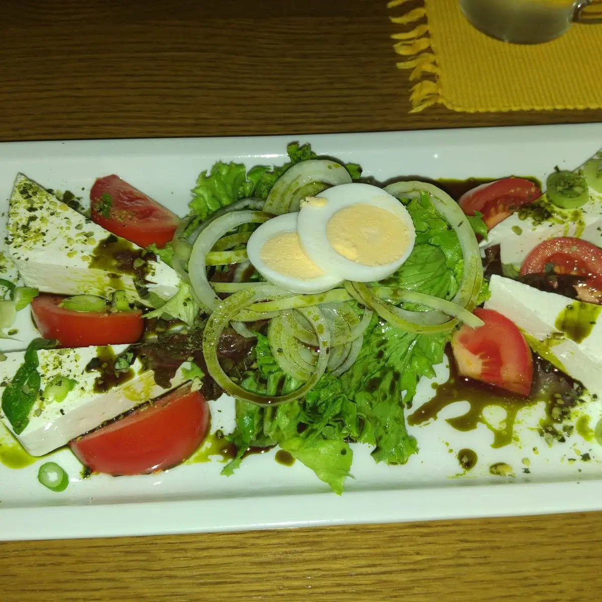 Schafkäse Auf Salat Mit Kürbbiskernöl