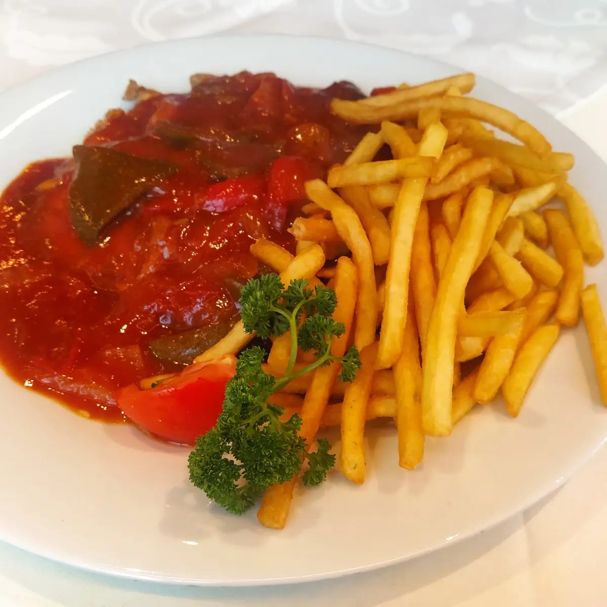 Zigeunerschnitzel Mit Pommes Frites