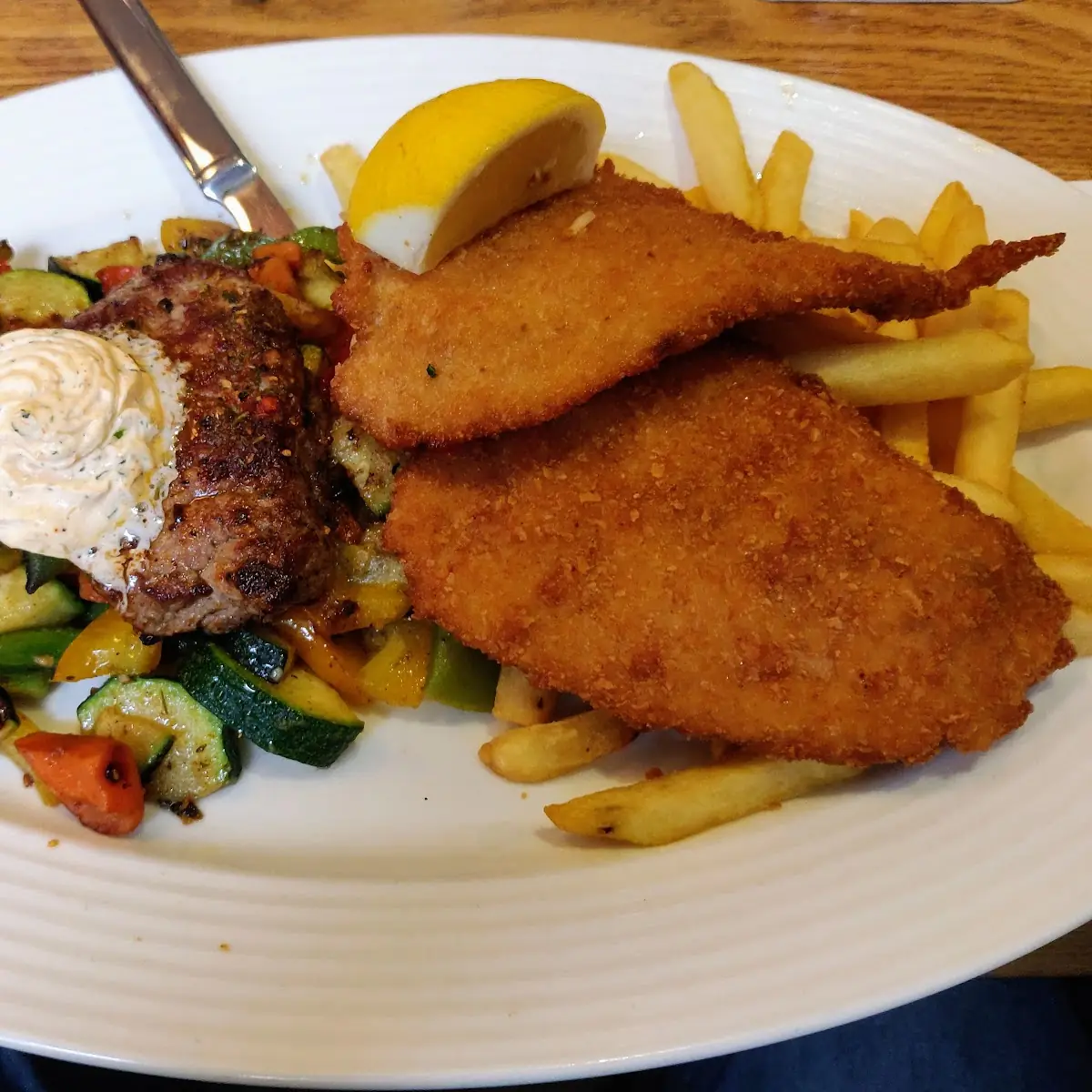 Wiener Schnitzel Mit Pommes