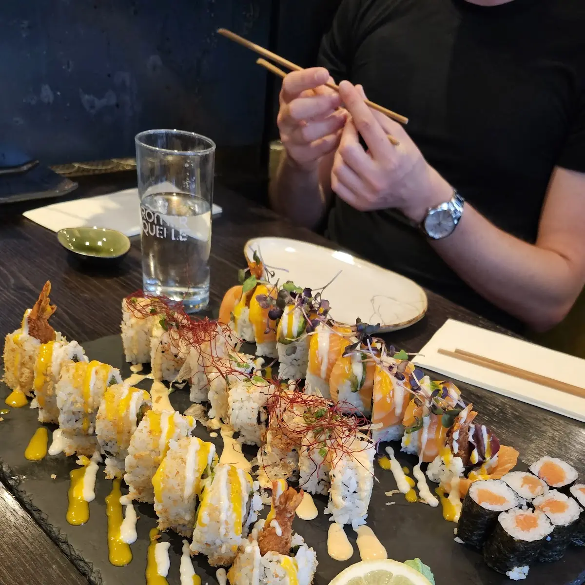 Spicy Tuna Und Dragon Rolls