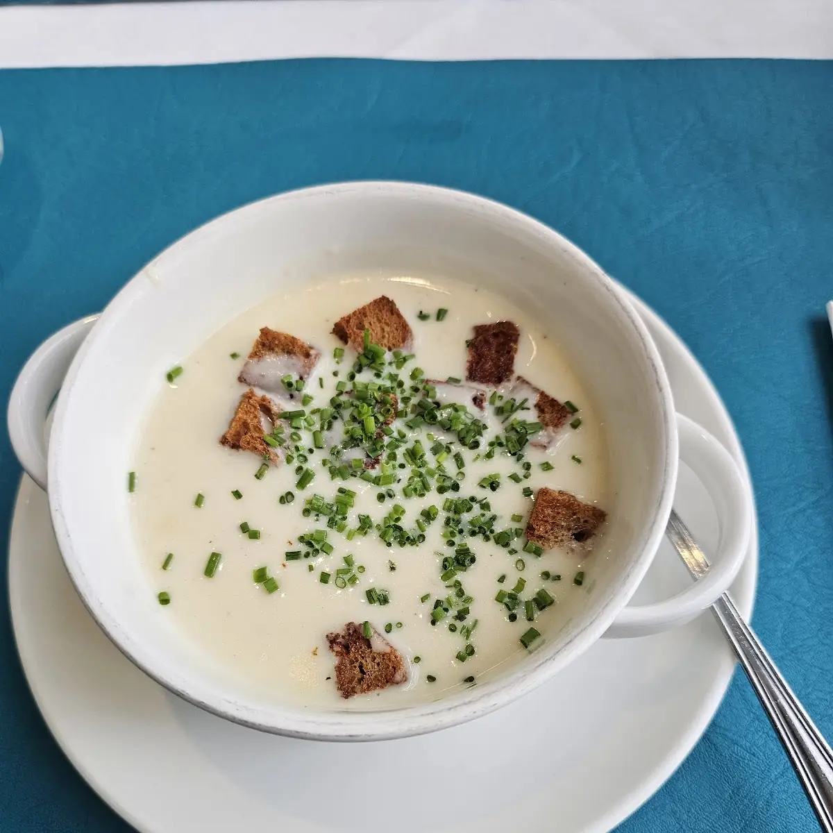 Knoblauchcremesuppe Mit Croûtons