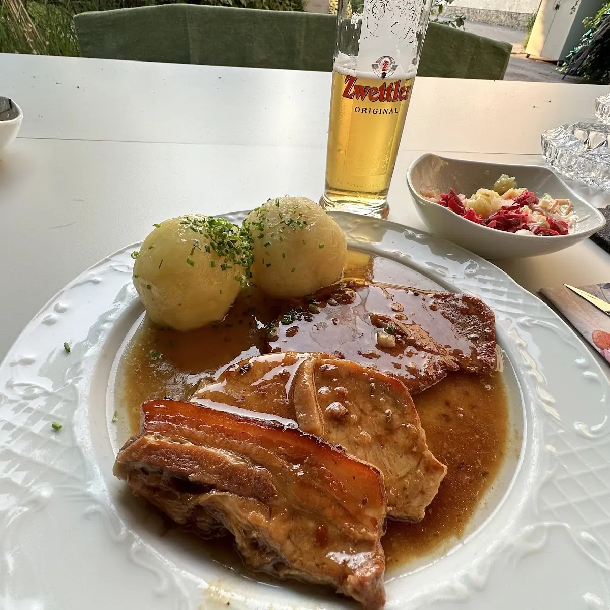 Zweierlei Braten Mit Knödel