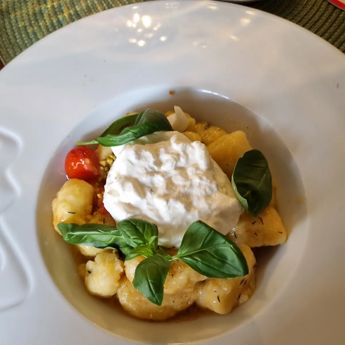 Gnocchi Mit Kirschparadeiser Pistazienpesto Und Burrata