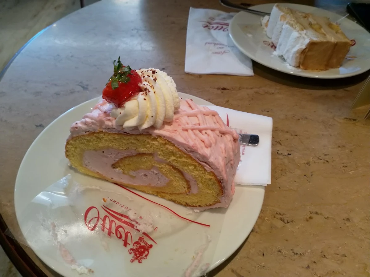 Erdbeerroulade