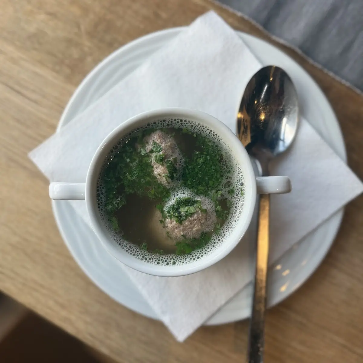 Rindsuppe Mit Leberknödel