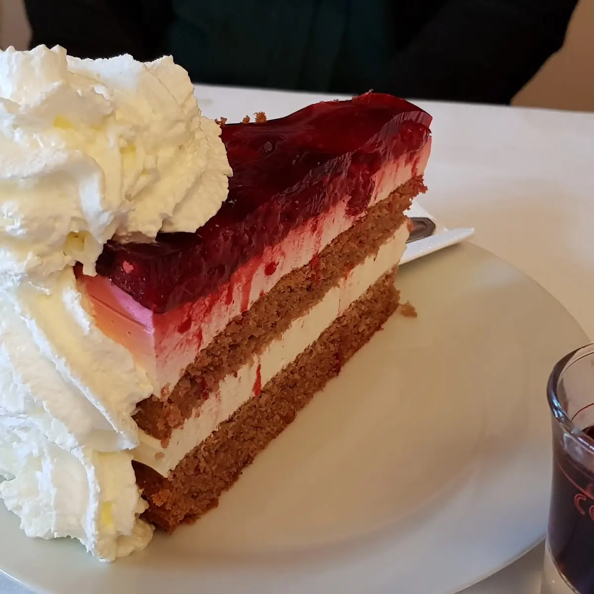 Himbeer-cremetorte