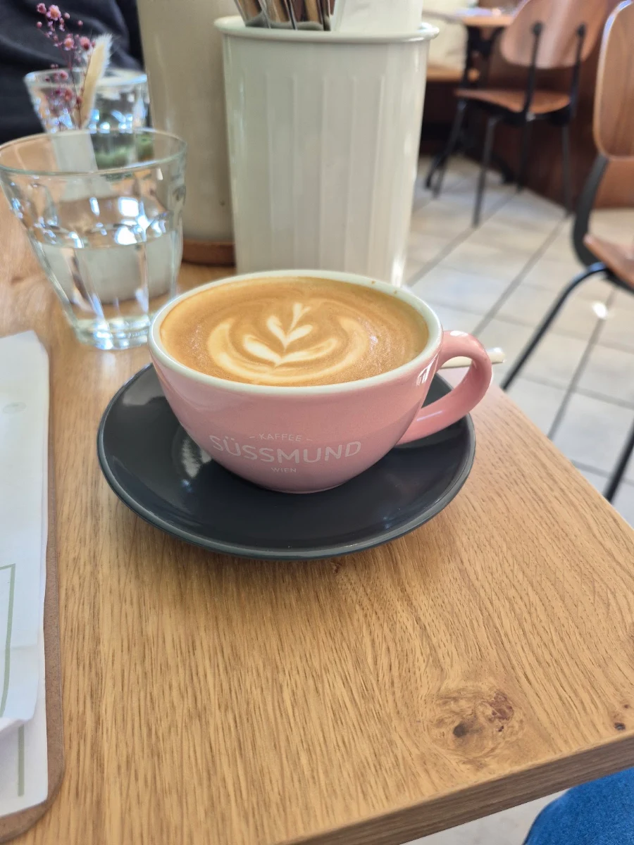 Verlängerter Und Cappuccino