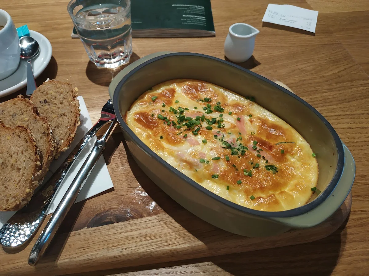 Überbackenes Ei Omelette
