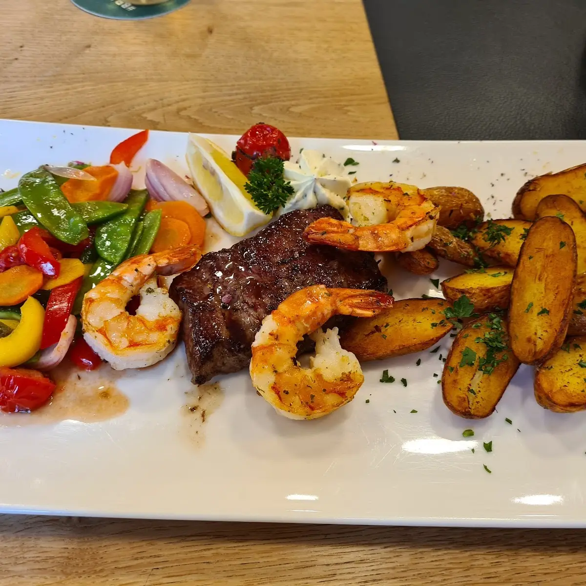 Rumpsteak Mit Ganelen Und Gemüse