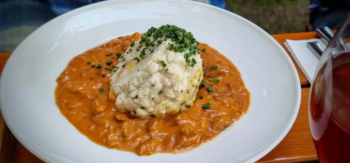 Eierschwammerl Gulasch Mit Semmelknödel