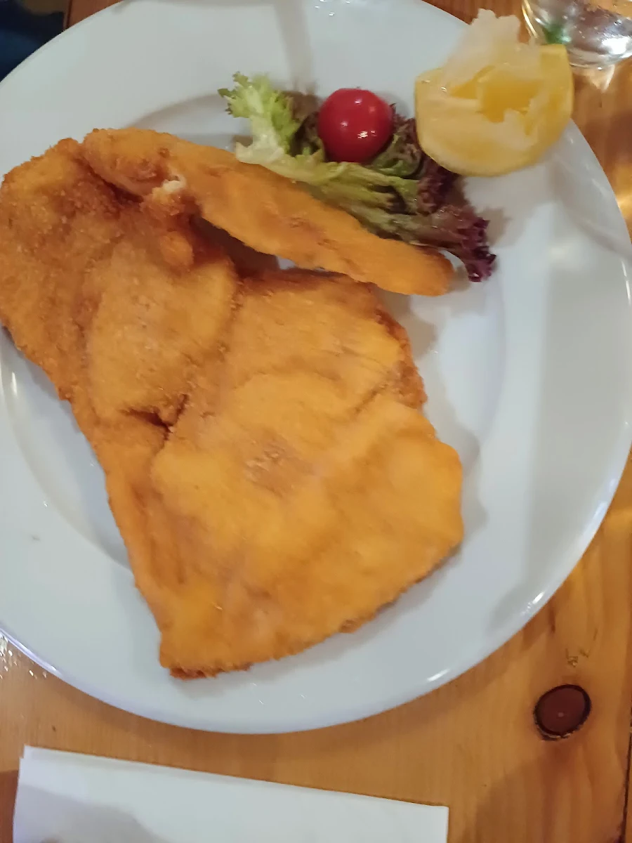 Ein Wienerschnitzel Vom Huhn, wein & heuriger ganneshofer