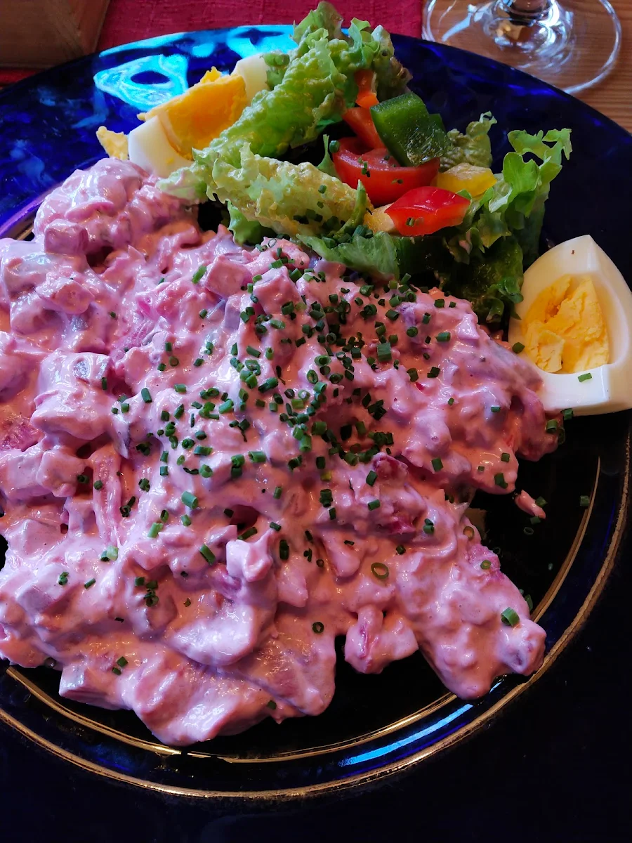 Heringsalat, wein & heuriger ganneshofer
