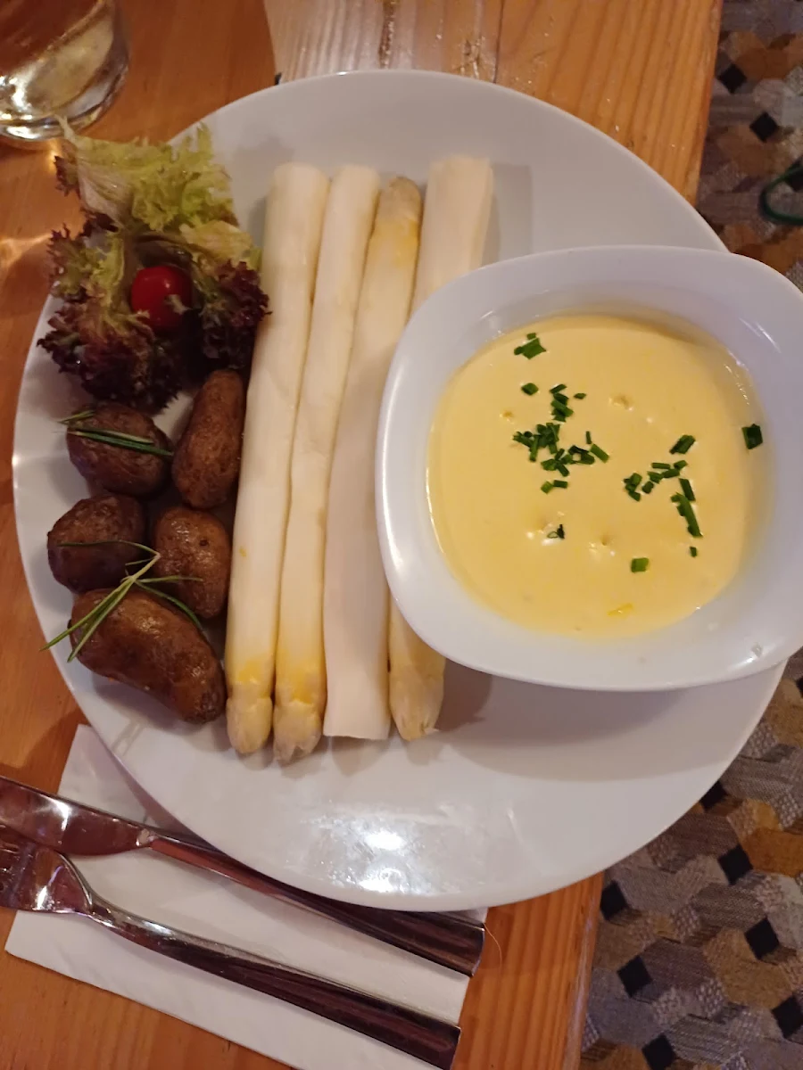 Spargel Mit Kartoffel, wein & heuriger ganneshofer