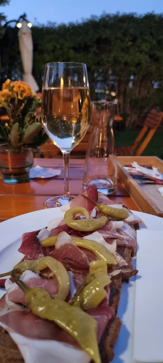 Speckbtot, wein & heuriger ganneshofer