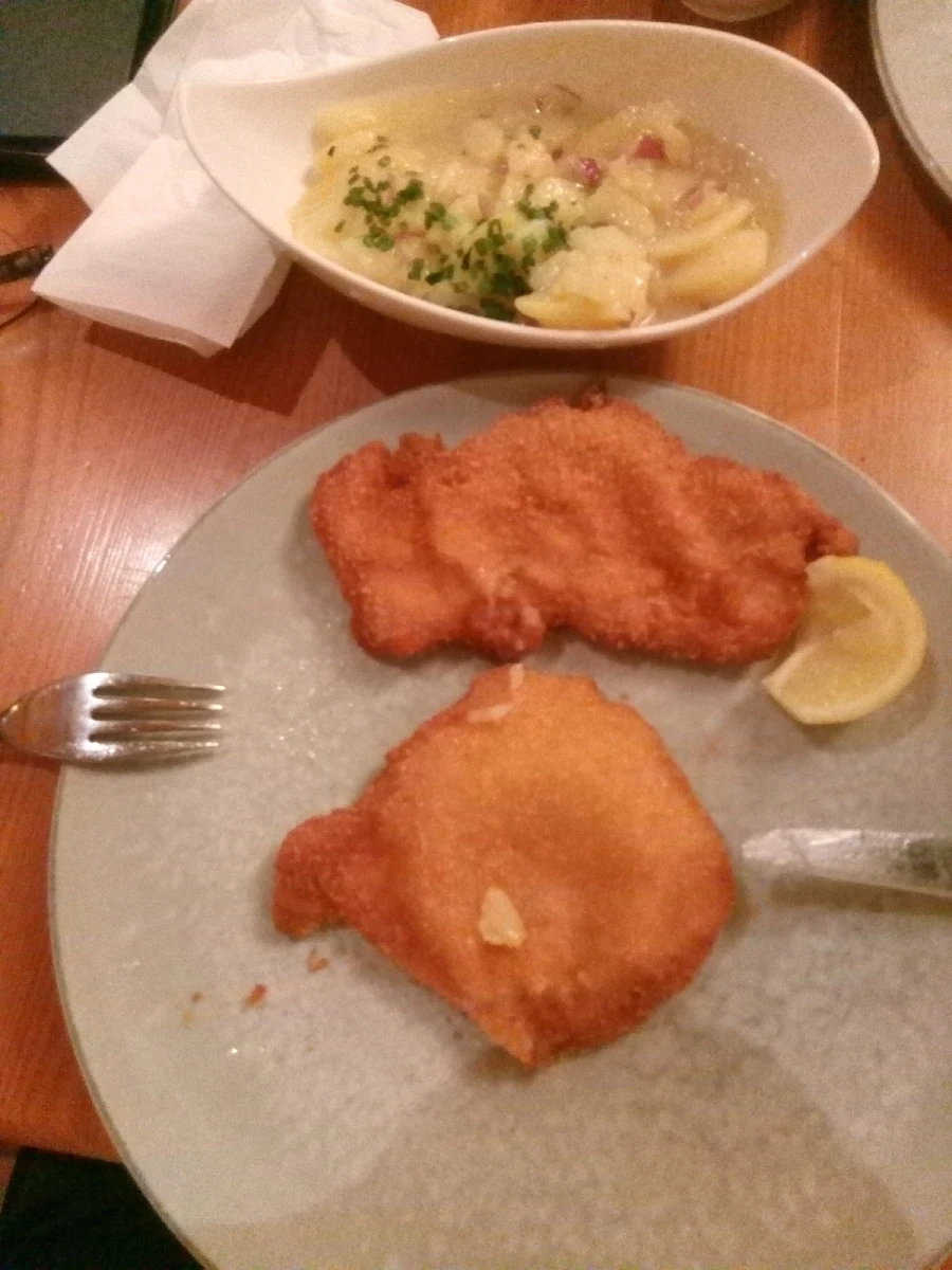 Surschnizel Mit Kartofelsalat, wein & heuriger ganneshofer
