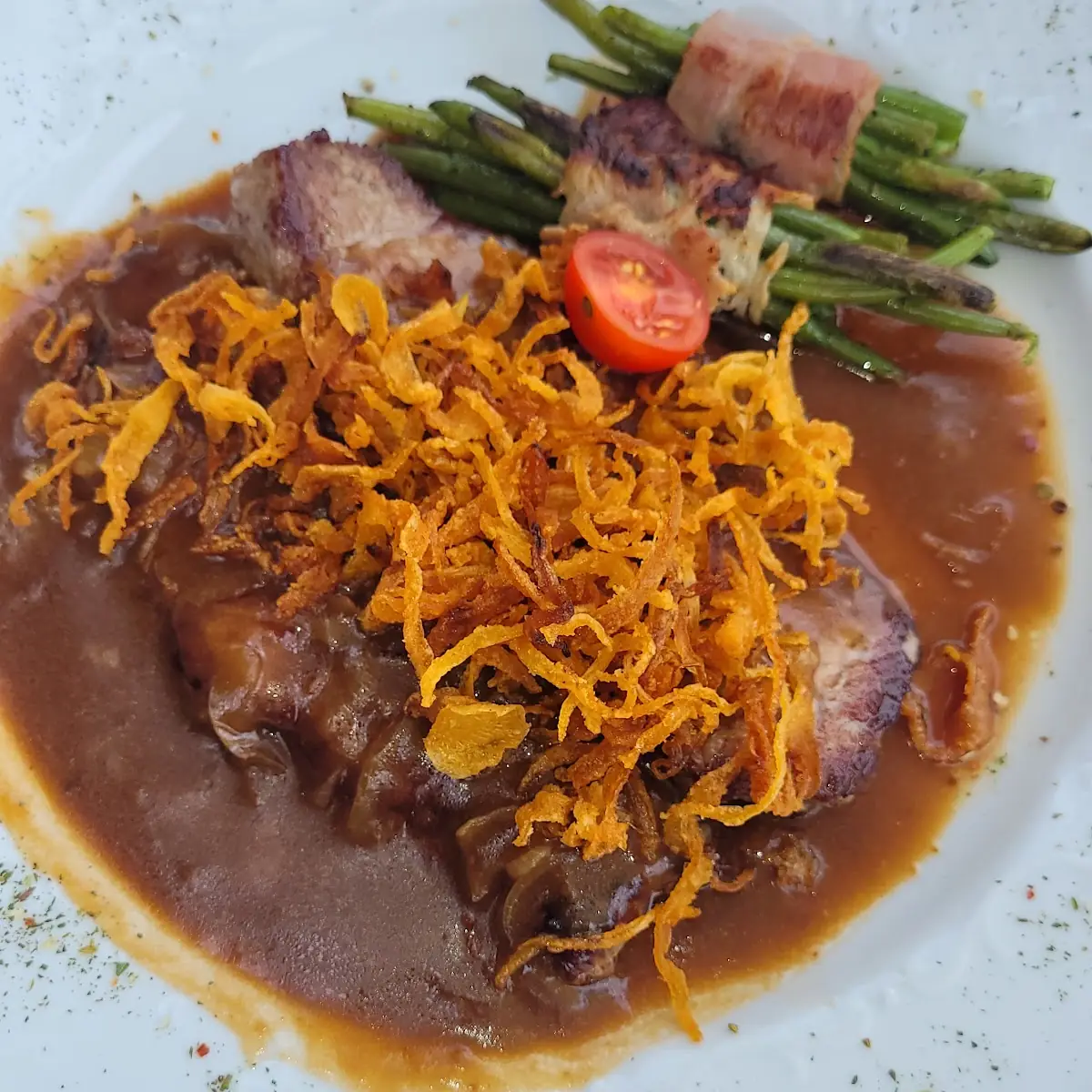 Zwiebelrostbraten Mit Pommes