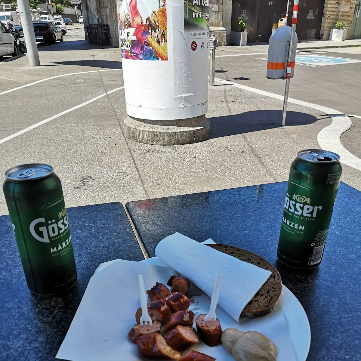 Käsekrainer Mit Senf Und Gösser