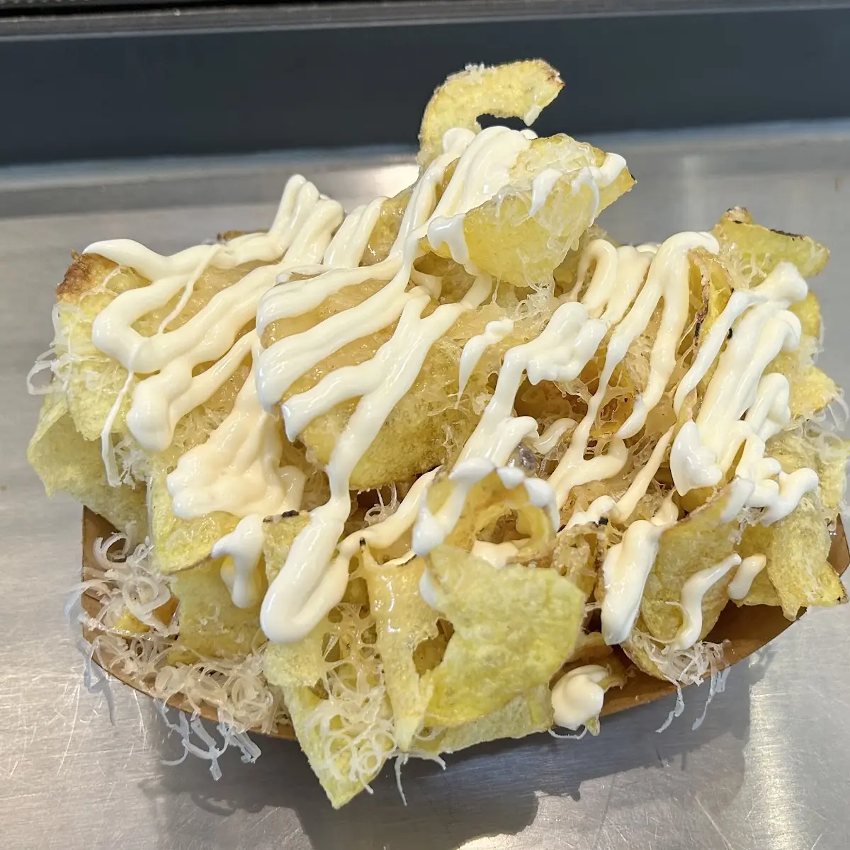 Handgemachte Kartoffelchips, Brioche und Brösel