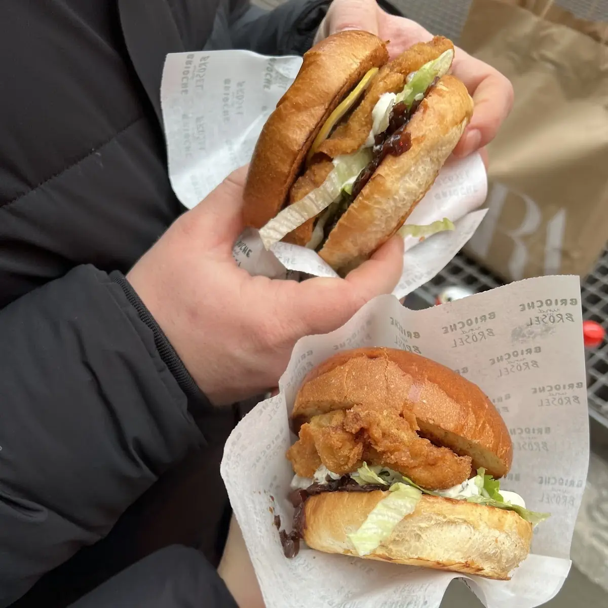 Wiener Backhendl Burger, Brioche und Brösel